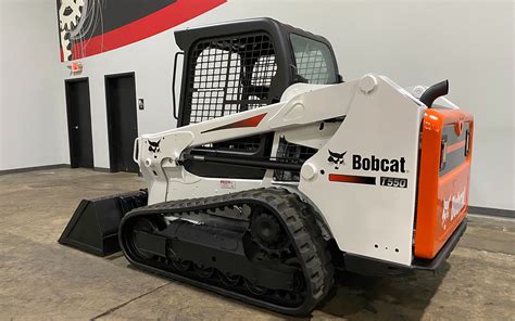 bobcat t550 track size